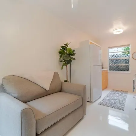 Quiet West Palm Beach Guest Cottage Near The Beach! Exterior photo